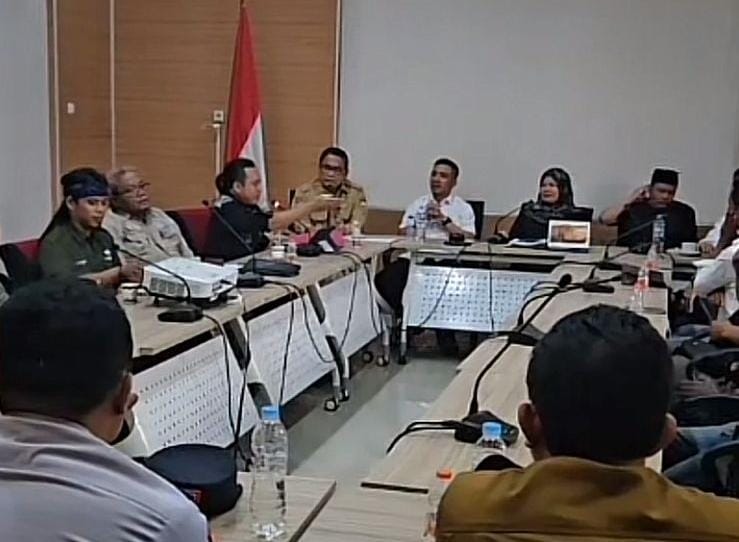 King Naga, Ketua GMBI Soroti Rendahnya PAD Kabupaten Lebak Dalam Rapat Dengar Pendapat (RDP)