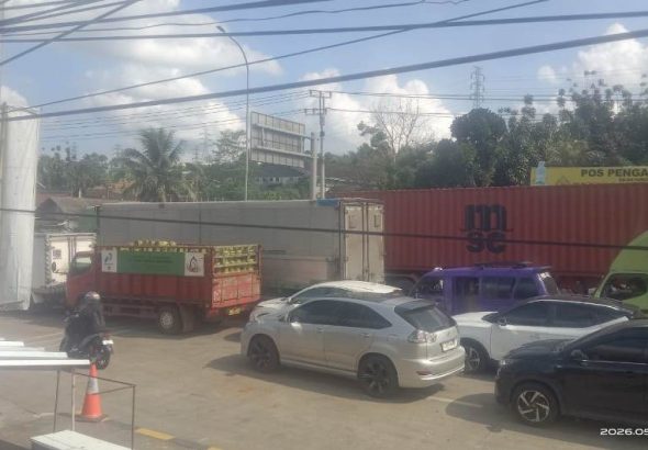 Kendaraan Mengular di Exit Tol Bocimi Parungkuda, Imbas Peningkatan Volume Kedaraan.2