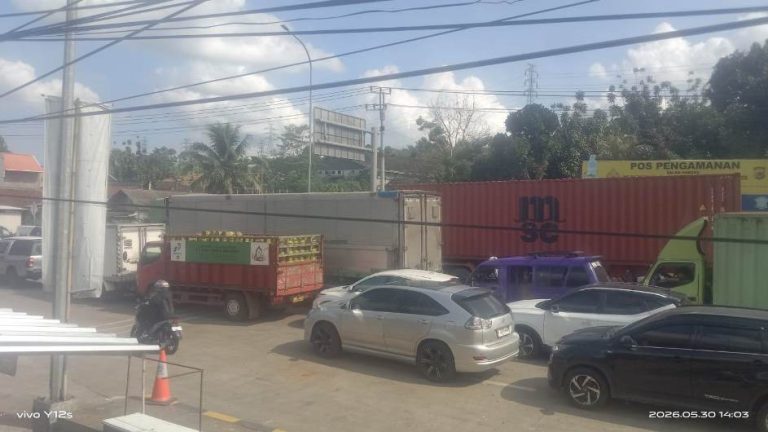 Kendaraan Mengular di Exit Tol Bocimi Parungkuda, Imbas Peningkatan Volume Kedaraan.2